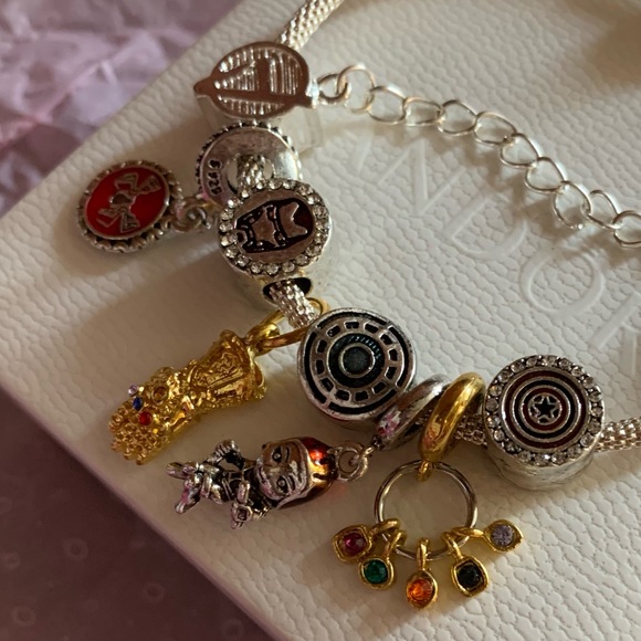 Pandora Moments Mesh Bracelet w/ NEW Marvel Themed Charms Bracelet - Picture 5 of 16